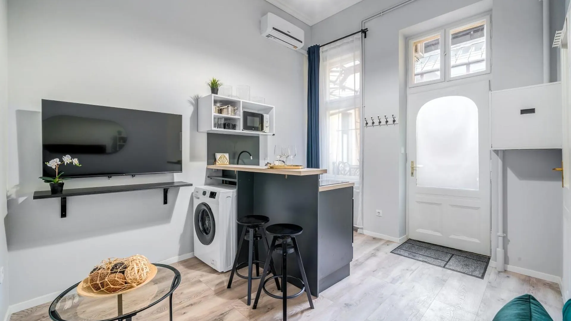 Synagogue 1 Bedroom Apartment S161 Budapest Hungary