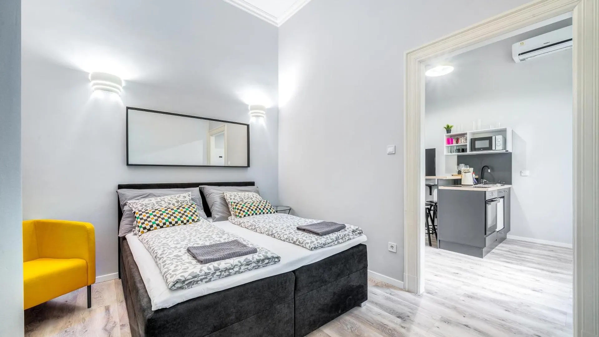 Synagogue 1 Bedroom Apartment S161 Budapest